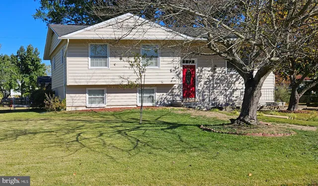 $619,900 | 8001 Hammond Street, Alexandria, VA 22309