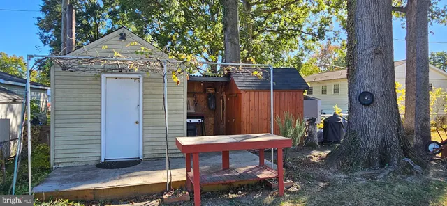 $619,900 | 8001 Hammond Street, Alexandria, VA 22309