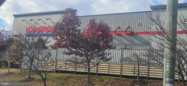 $619,900 | 8001 Hammond Street, Alexandria, VA 22309