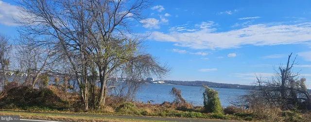 $619,900 | 8001 Hammond Street, Alexandria, VA 22309