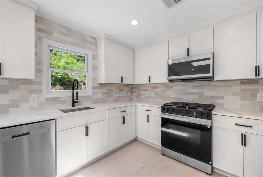22 Abbott Road Waltham, MA 02452 - Photo 2 of 36