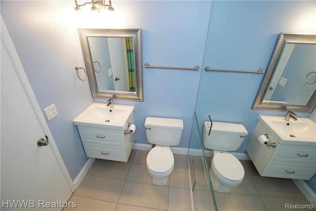 1408 Crescent Lane Rochester, MI 48306 - Photo 18 of 29 Updated full bathroom