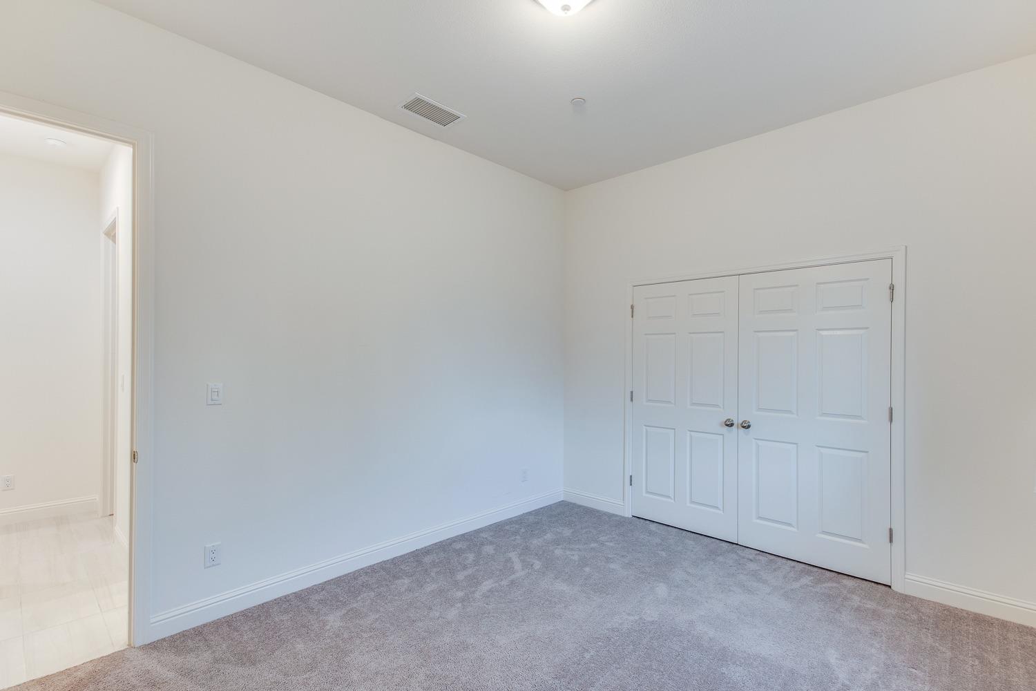 3027 Twain Avenue Clovis, CA 93619 - Photo 8 of 32