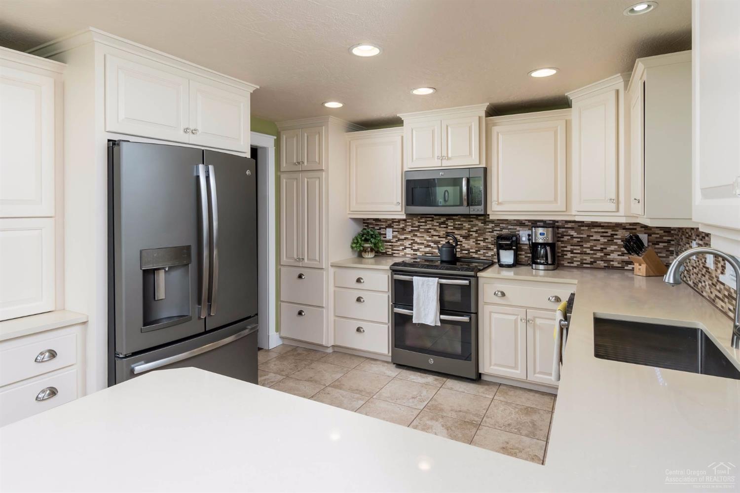 62236 Deer Trail Road Bend, OR 97701 - Photo 6 of 23 Additional Photo