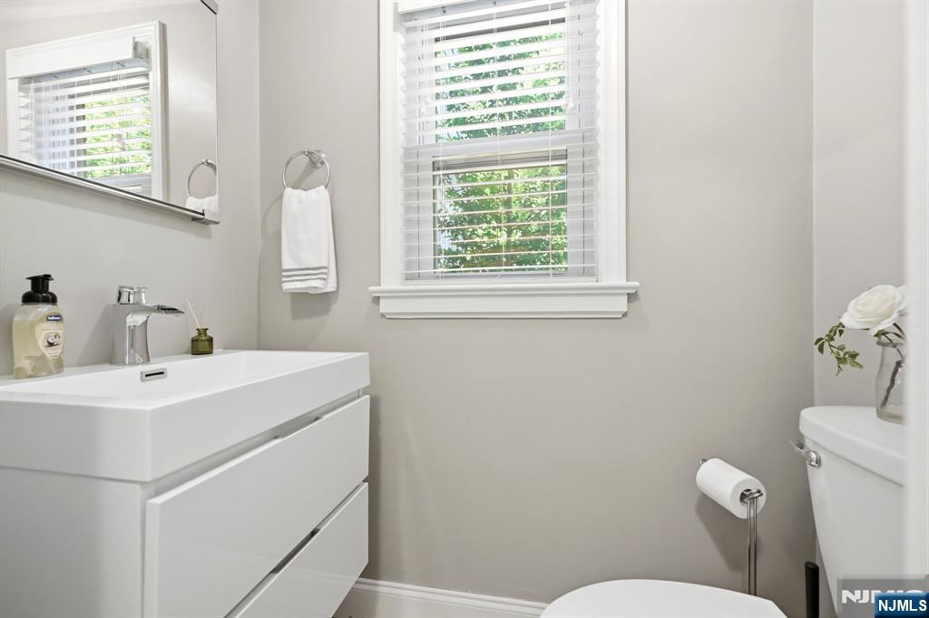 62 Fells Road Verona, NJ 07044 - Photo 17 of 48