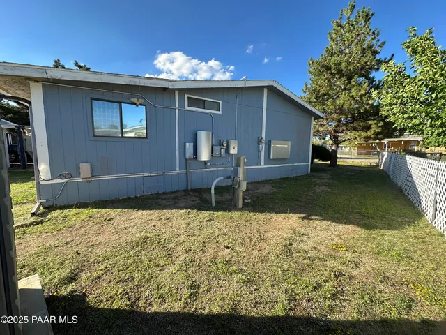 $279,900 | 18212 Pioneer Avenue, Peeples Valley, AZ 86332