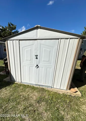 $279,900 | 18212 Pioneer Avenue, Peeples Valley, AZ 86332