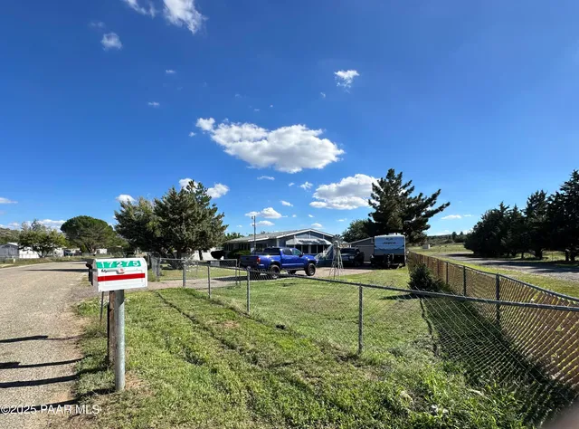 $279,900 | 18212 Pioneer Avenue, Peeples Valley, AZ 86332