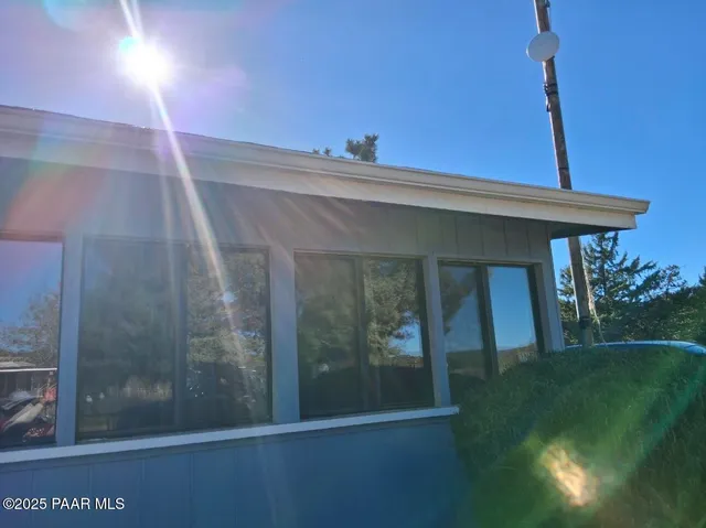 $279,900 | 18212 Pioneer Avenue, Peeples Valley, AZ 86332