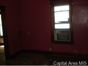 845 North 8th Street Springfield, IL 62702 - Photo 2 of 12