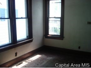 845 North 8th Street Springfield, IL 62702 - Photo 6 of 12