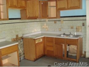 845 North 8th Street Springfield, IL 62702 - Photo 7 of 12