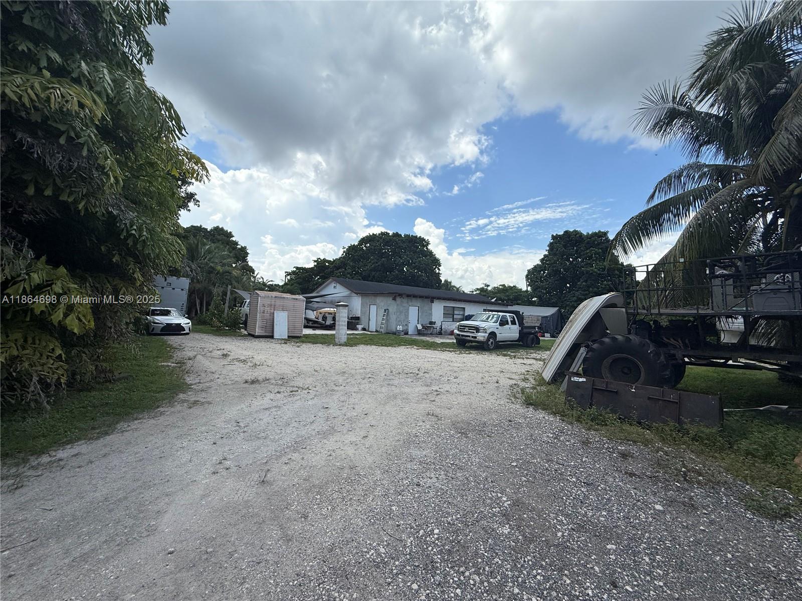 15765 Southwest 206th Avenue Miami, FL 33187 - Photo 13 of 57