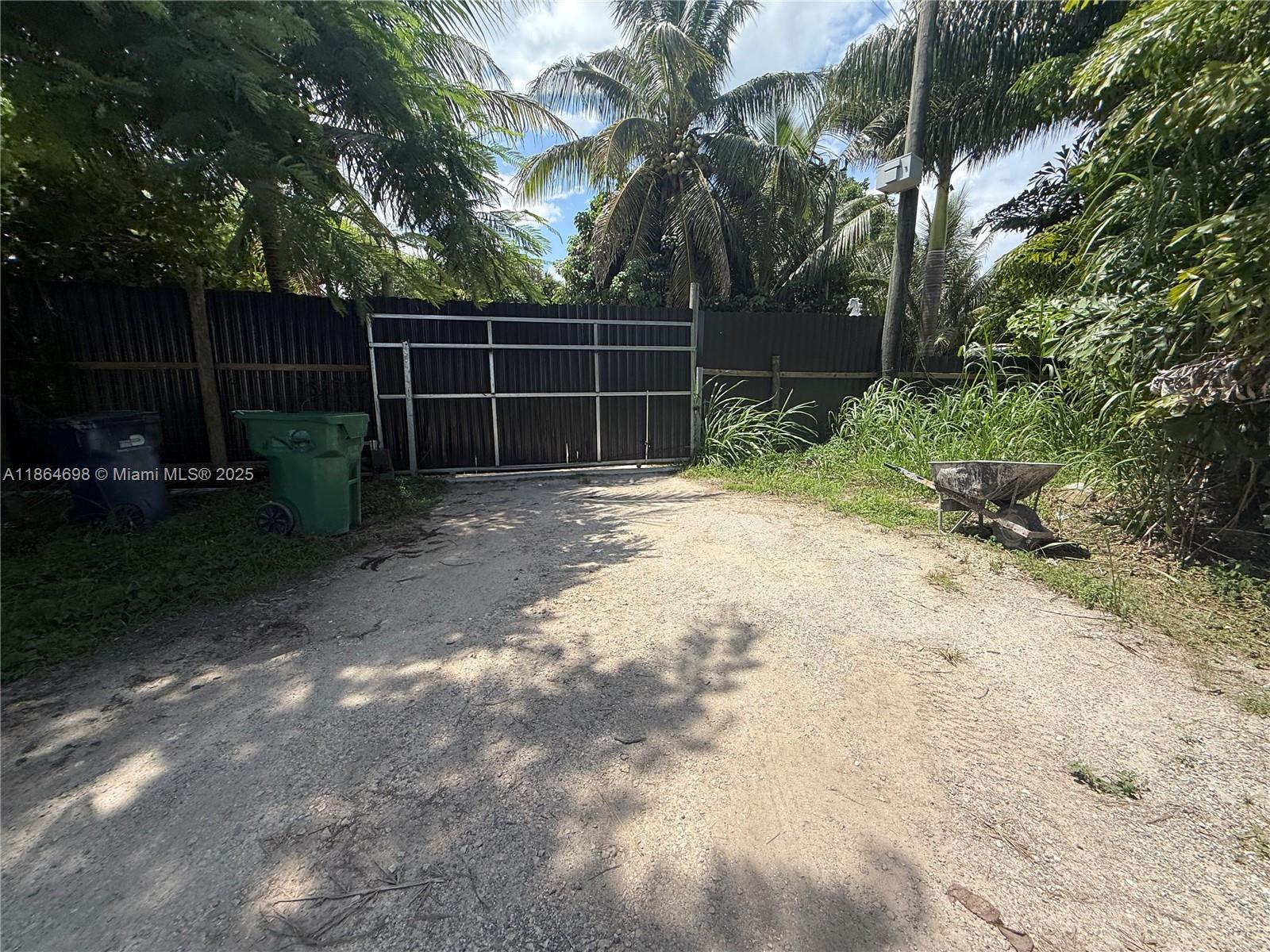 15765 Southwest 206th Avenue Miami, FL 33187 - Photo 38 of 57 a view of backyard with green space