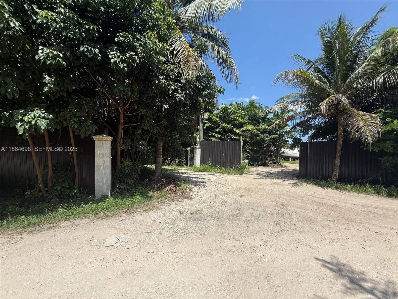 15765 Southwest 206th Avenue Miami, FL 33187 - Photo 41 of 57