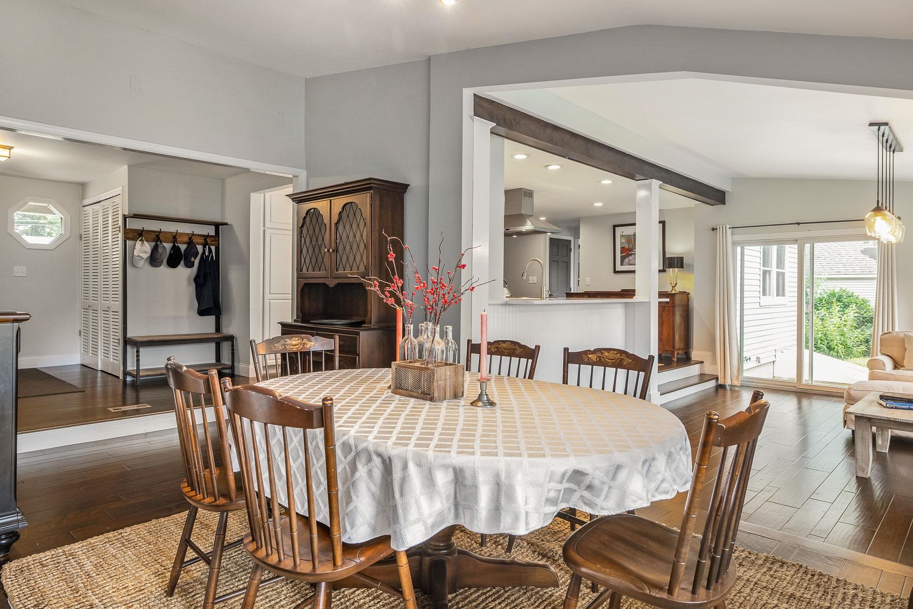 4 Hampshire Road North Hampton, NH 03862 - Photo 3 of 40