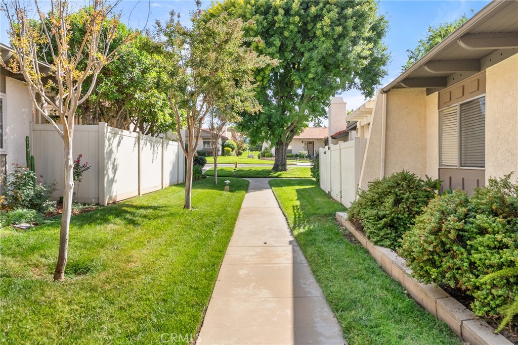 1575 Christopher Lane Redlands, CA 92374 - Photo 4 of 49