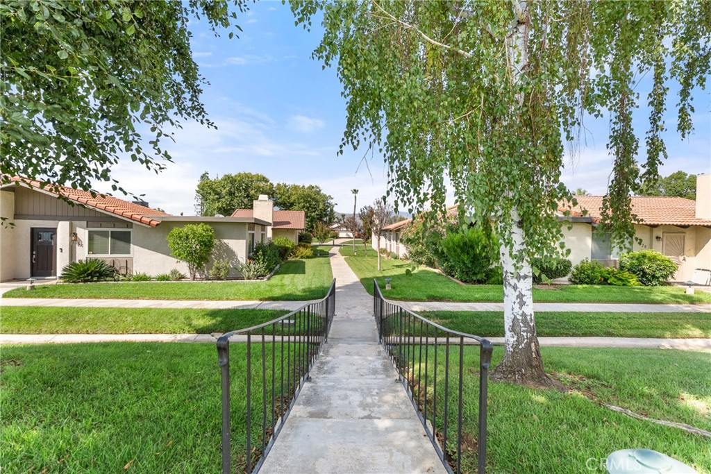 1575 Christopher Lane Redlands, CA 92374 - Photo 5 of 49