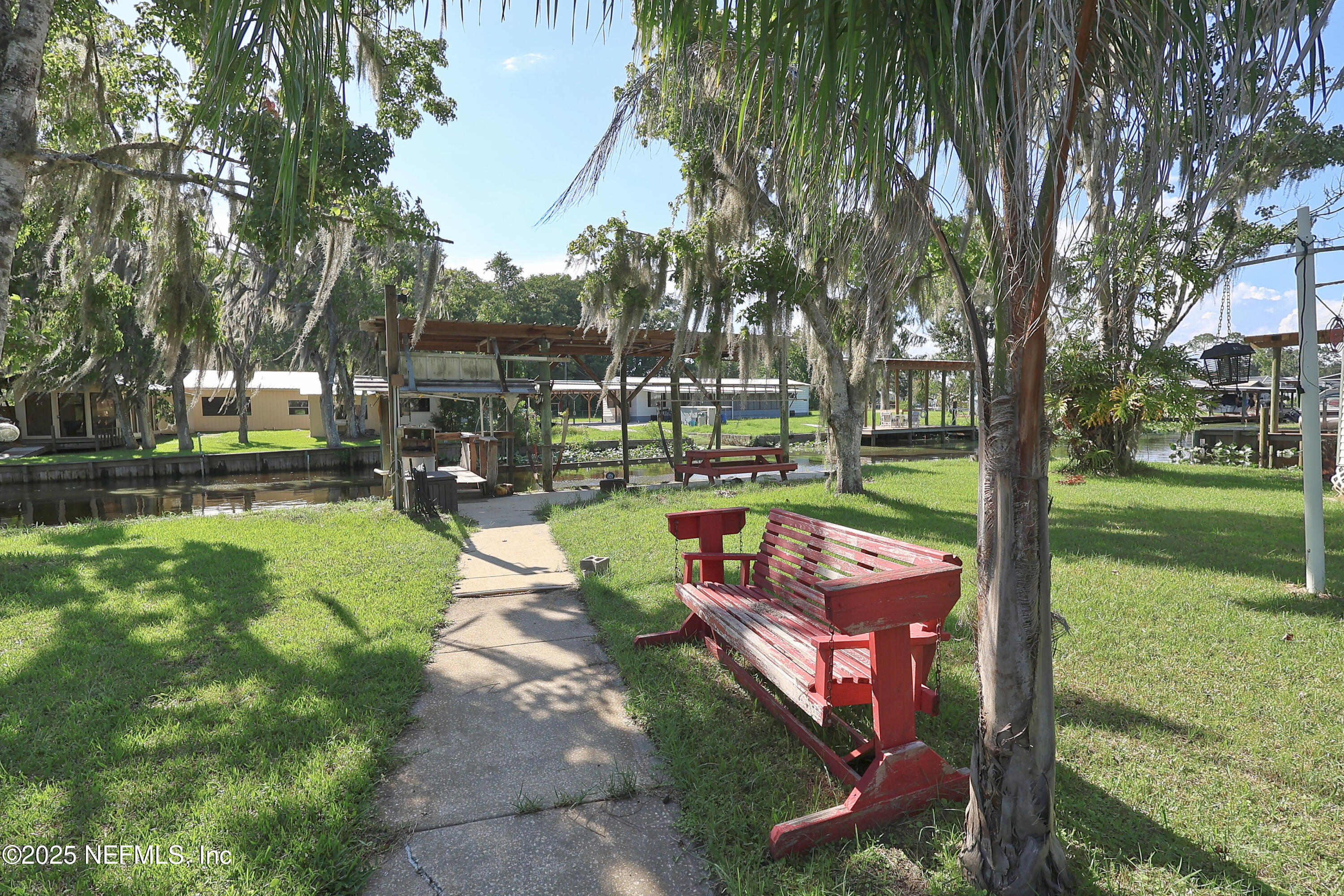 138 Edgewater Road Satsuma, FL 32189 - Photo 8 of 45 a view of a park with large trees