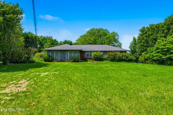 $999,900 | Undisclosed Address, Greenback, TN 37742