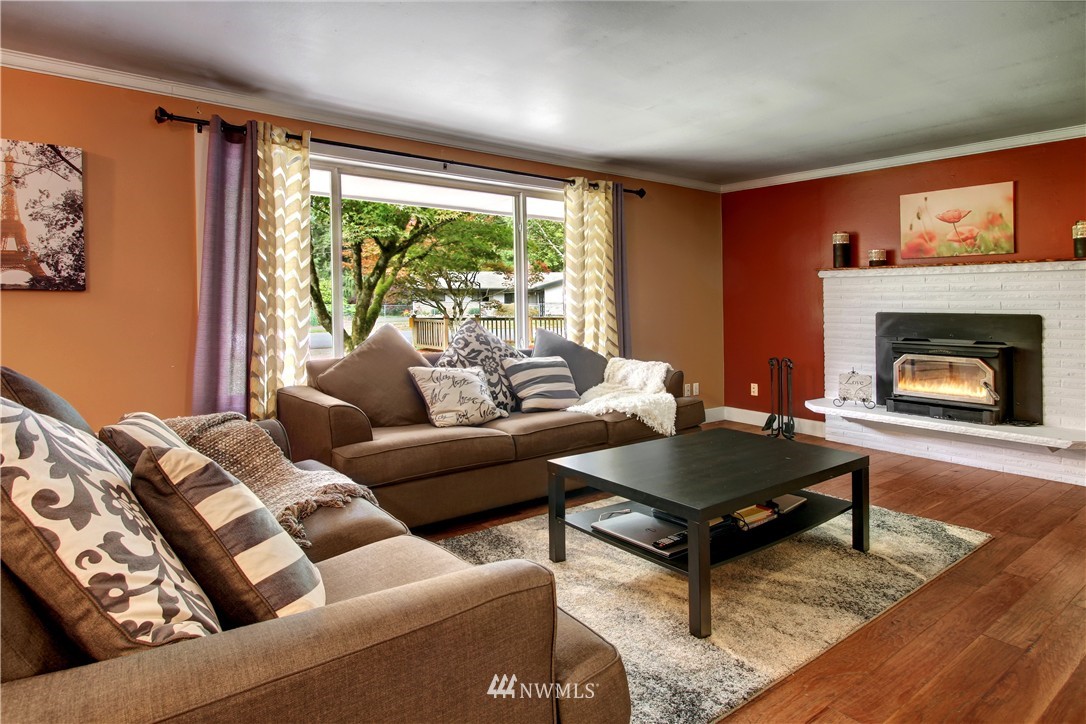 14416 183rd Avenue Southeast Renton, WA 98059 - Photo 5 of 18 Gallery Image 5