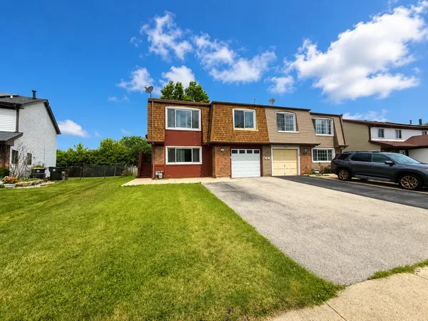 $2,550 | 1954 Nautilus Lane, Hanover Park, IL 60133