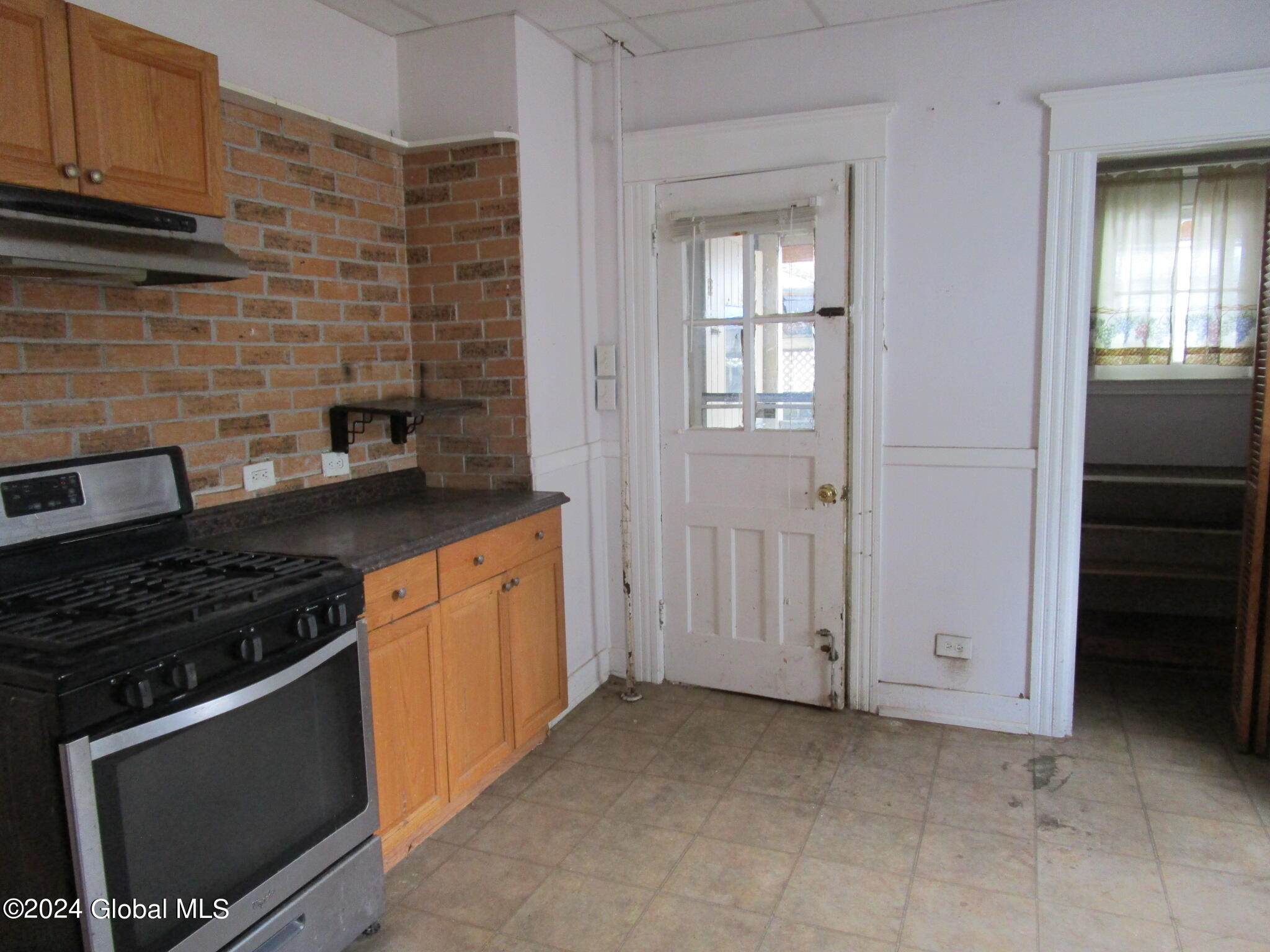 1021 Forest Road Schenectady, NY 12303 - Photo 20 of 39 IMG_5597