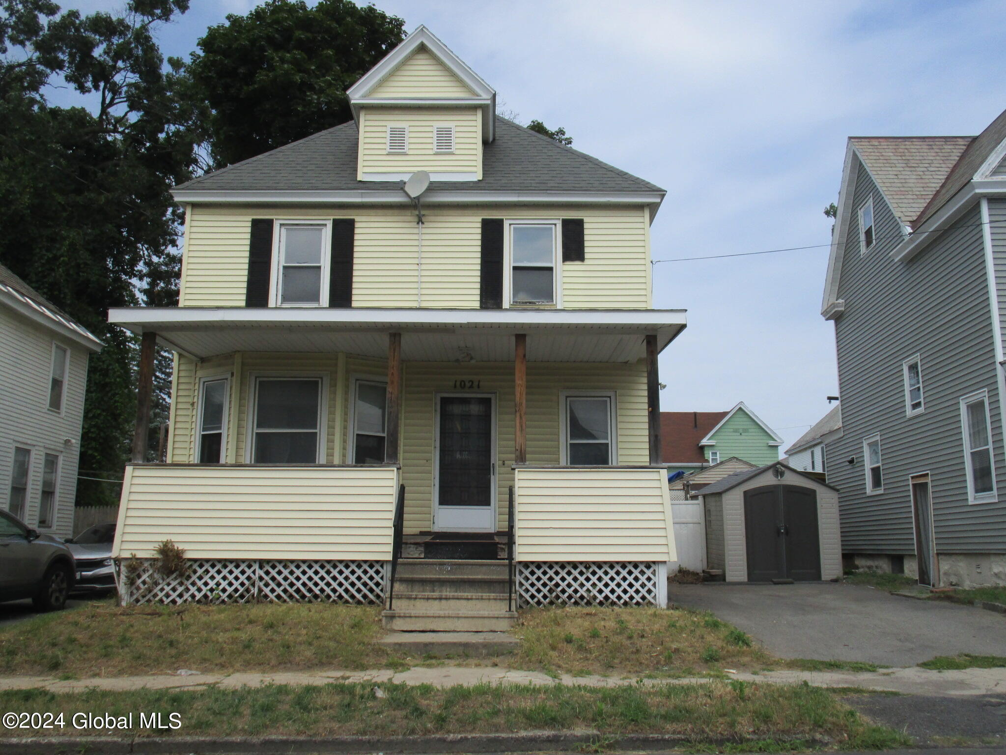 1021 Forest Road Schenectady, NY 12303 - Photo 2 of 39 IMG_5571