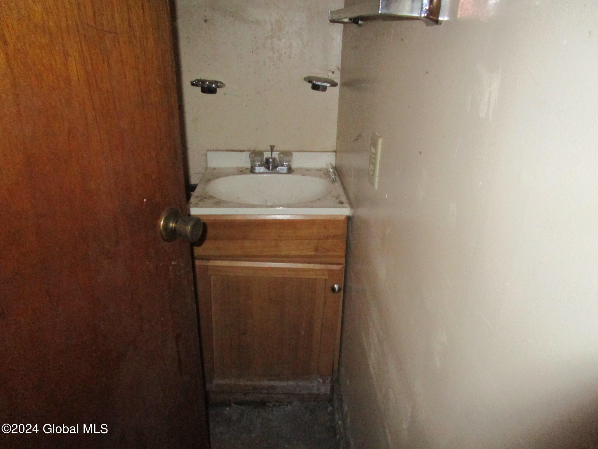 1021 Forest Road Schenectady, NY 12303 - Photo 38 of 39 IMG_5679