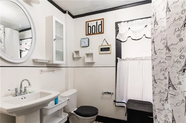 $57,400 | 1228 Washington Street, Farrell, PA 16121