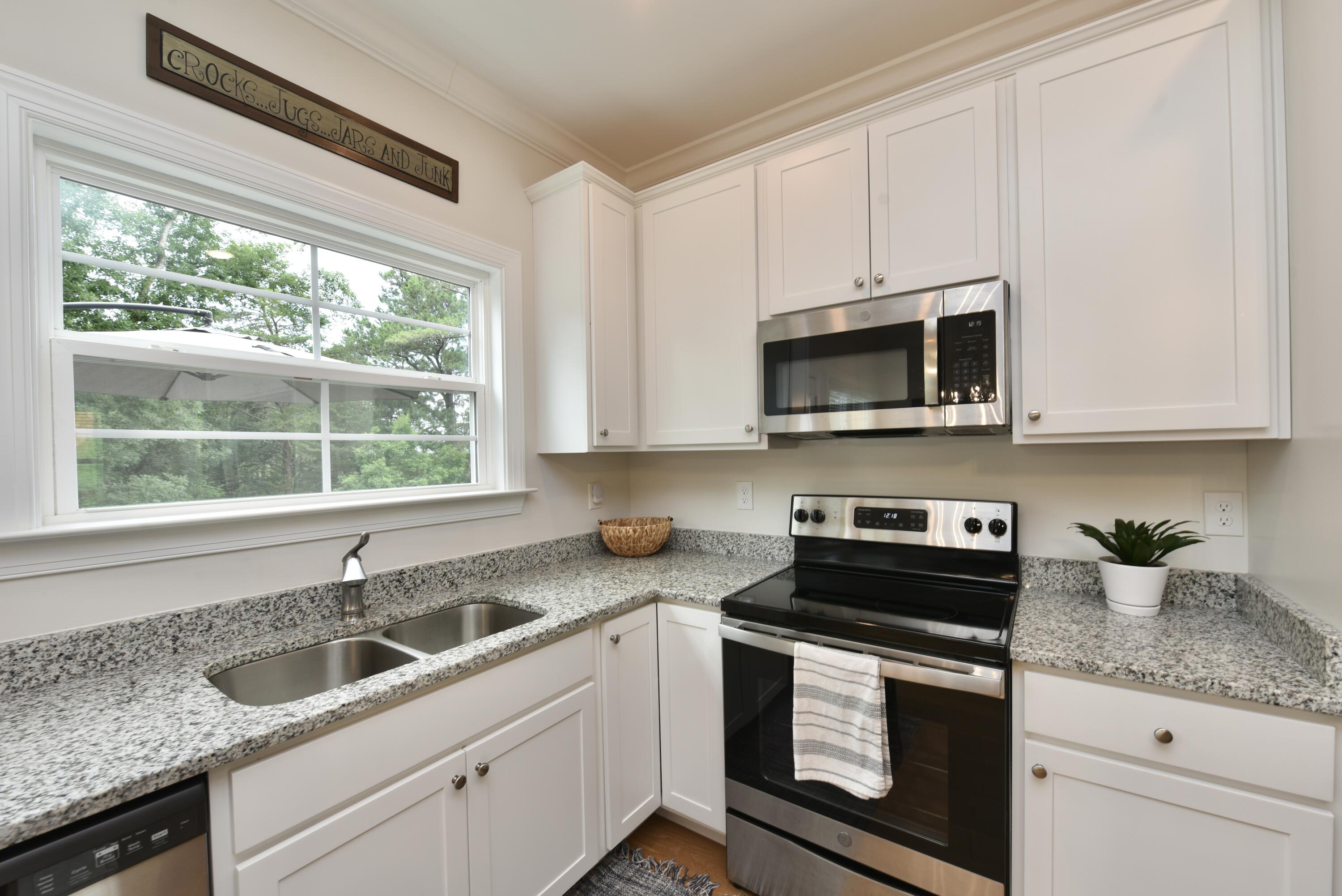 8334 Southwest Cottage Way Cleveland, TN 37311 - Photo 8 of 30 Kitchen with Granite