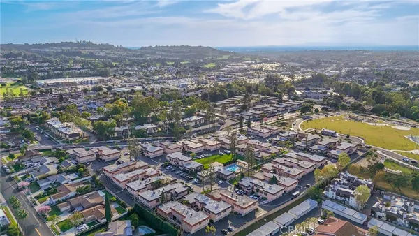 $550,000 | 841 Las Lomas Drive, Unit D, La Habra, CA 90631