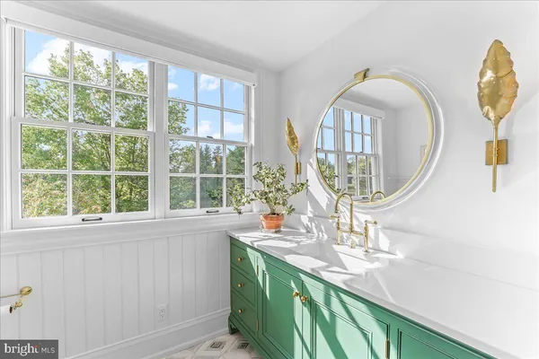 a car parked in front of a building