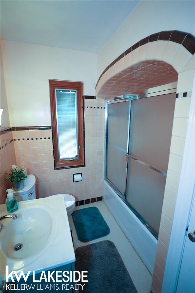 1656 Hampton Road Grosse Pointe, MI 48236 - Photo 22 of 39 31384523-21.JPG