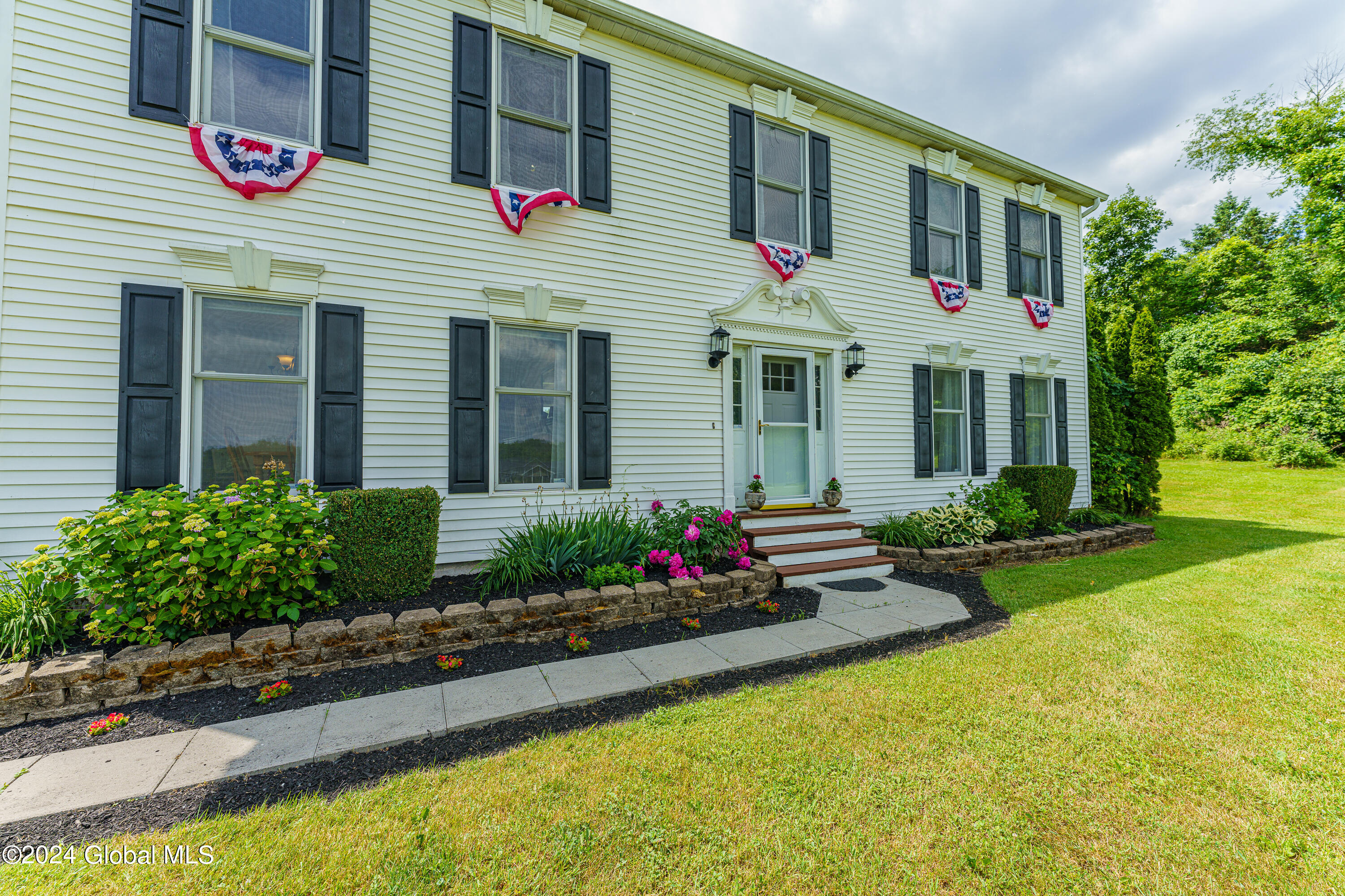 570 Knickerbocker Road Schodack, NY 12156 - Photo 1 of 38 0 Front 5