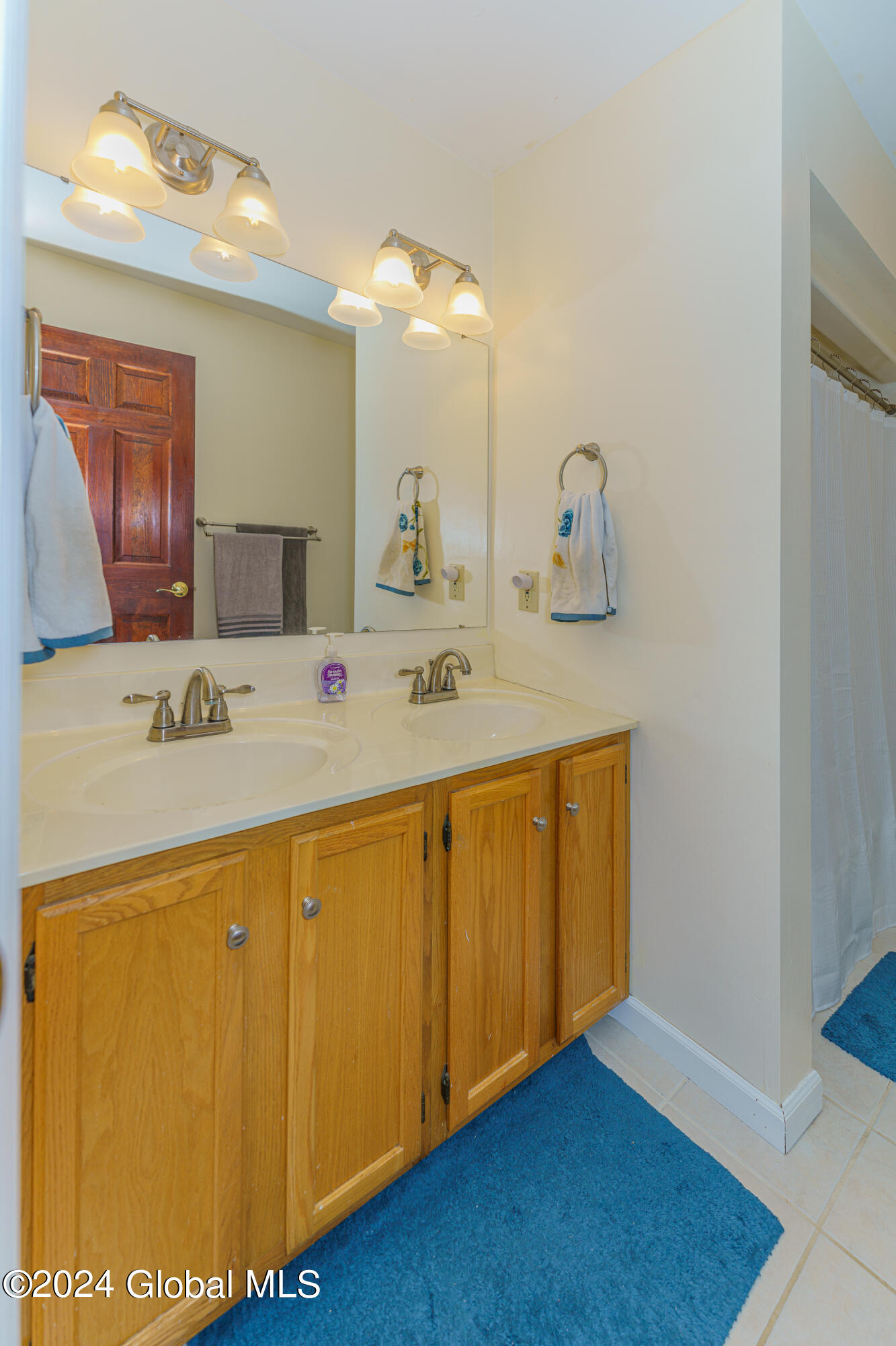 570 Knickerbocker Road Schodack, NY 12156 - Photo 26 of 38 Bathroom 2
