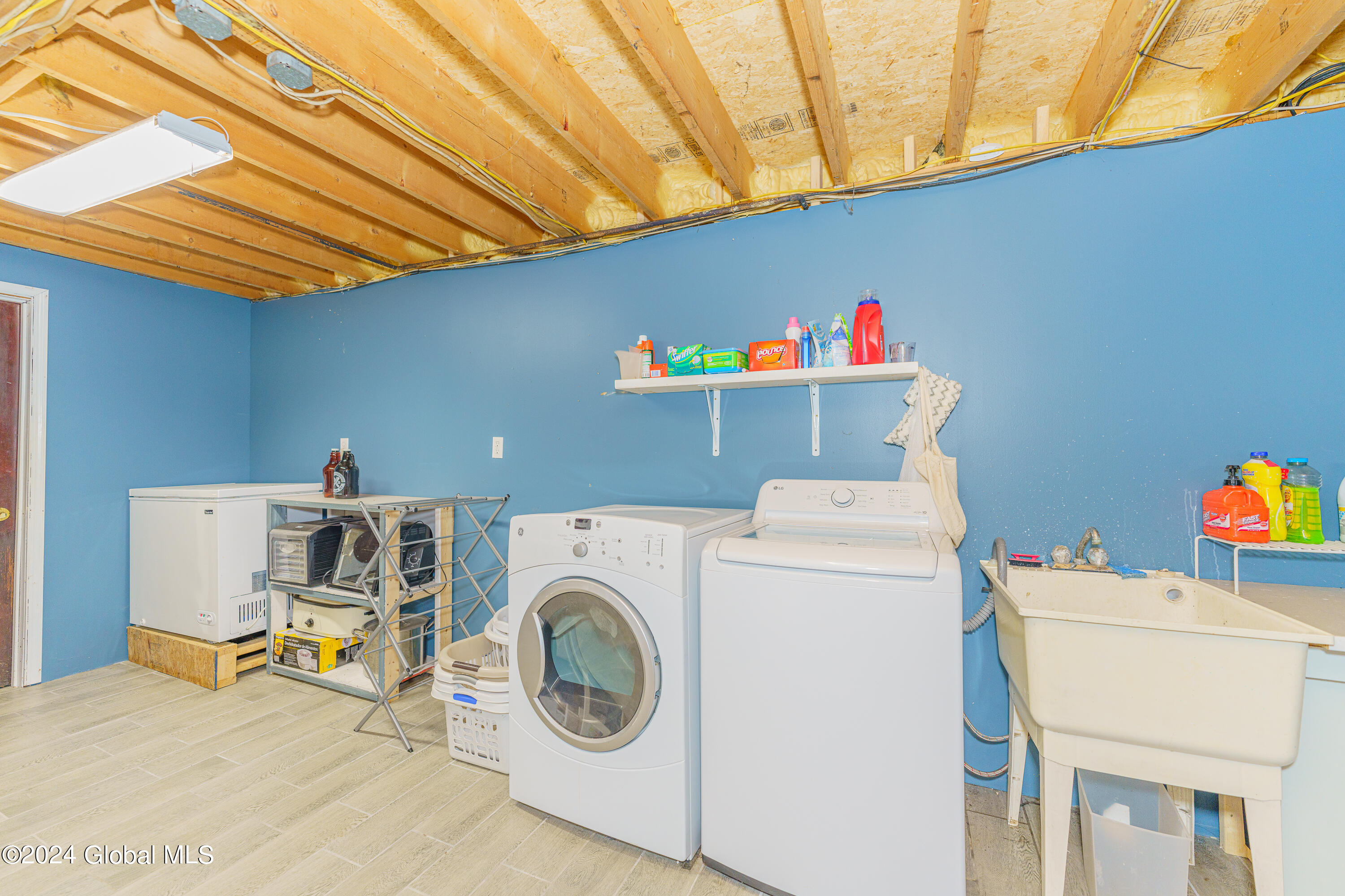 570 Knickerbocker Road Schodack, NY 12156 - Photo 29 of 38 Laundry