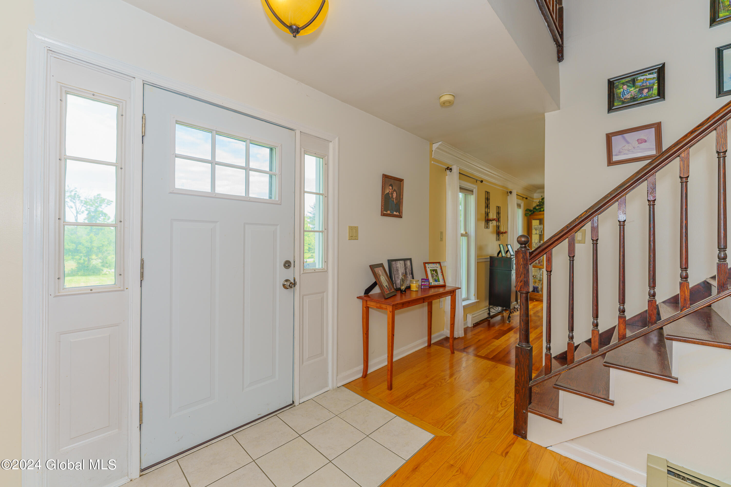 570 Knickerbocker Road Schodack, NY 12156 - Photo 3 of 38 1 Entryway 1