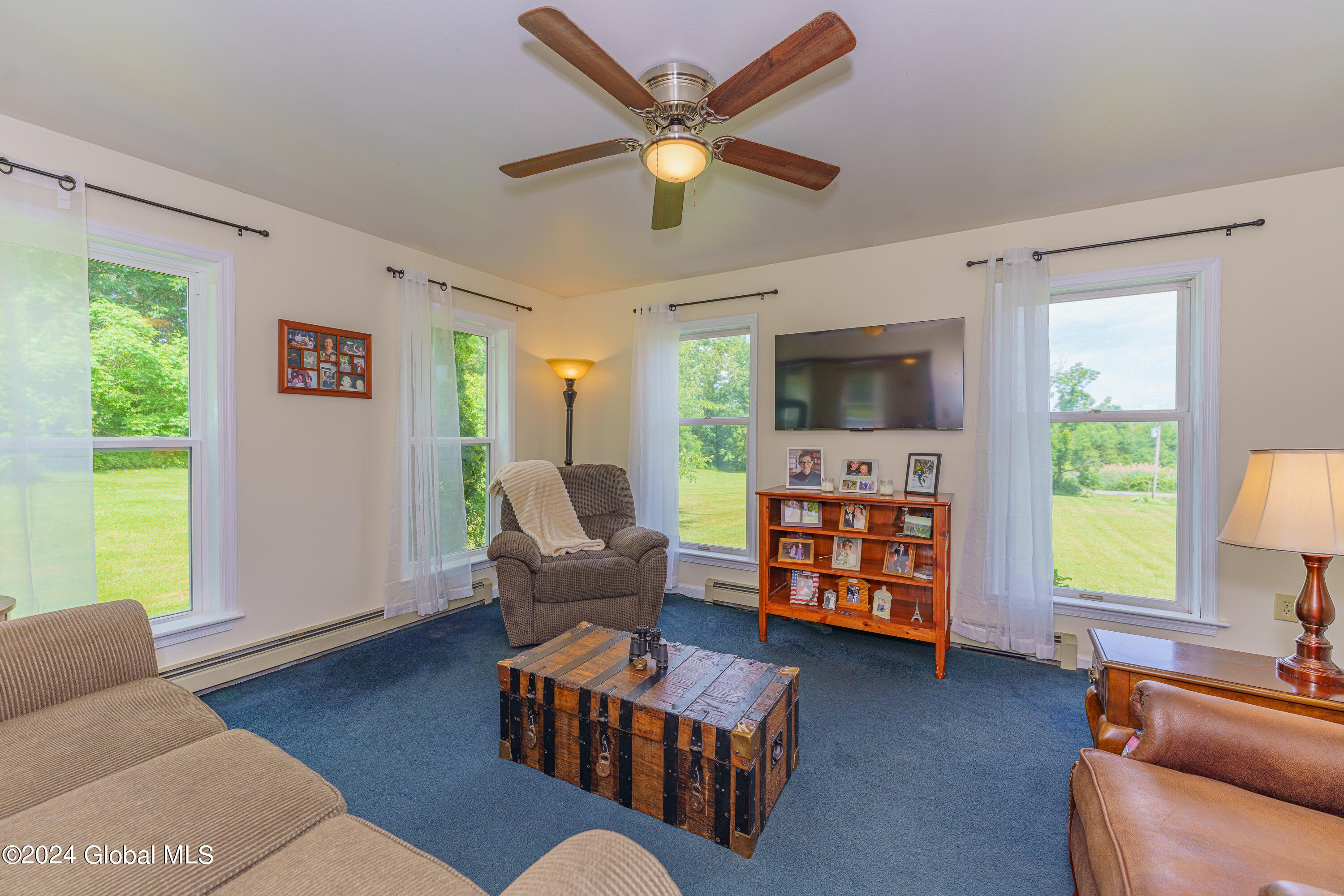 570 Knickerbocker Road Schodack, NY 12156 - Photo 4 of 38 2 Livingroom 4
