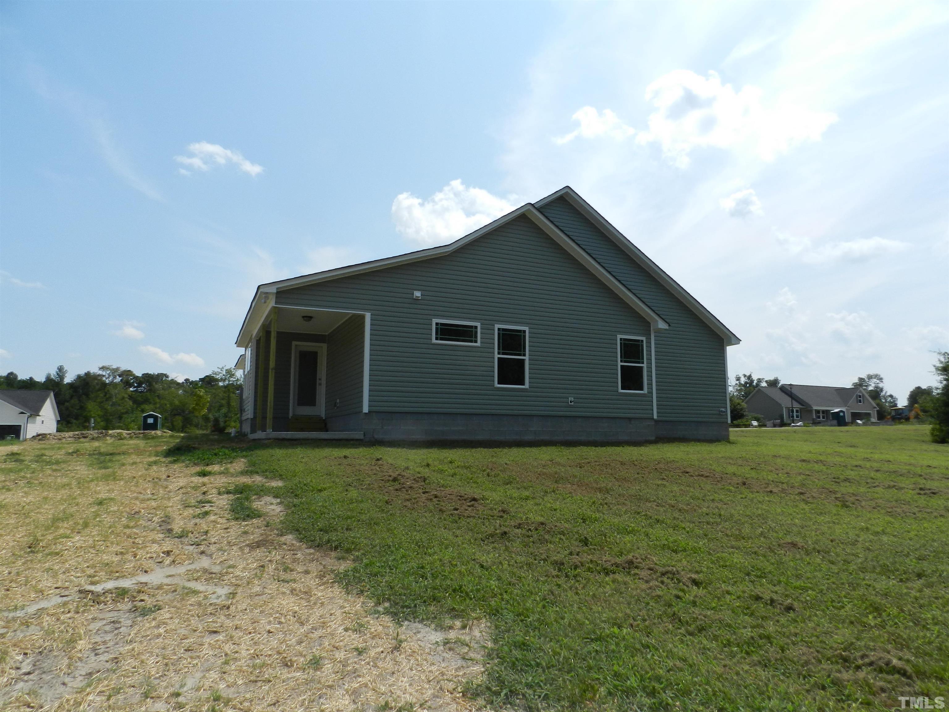 381 Touchdown Way Benson, NC 27504 - Photo 16 of 17 Gallery Image 16