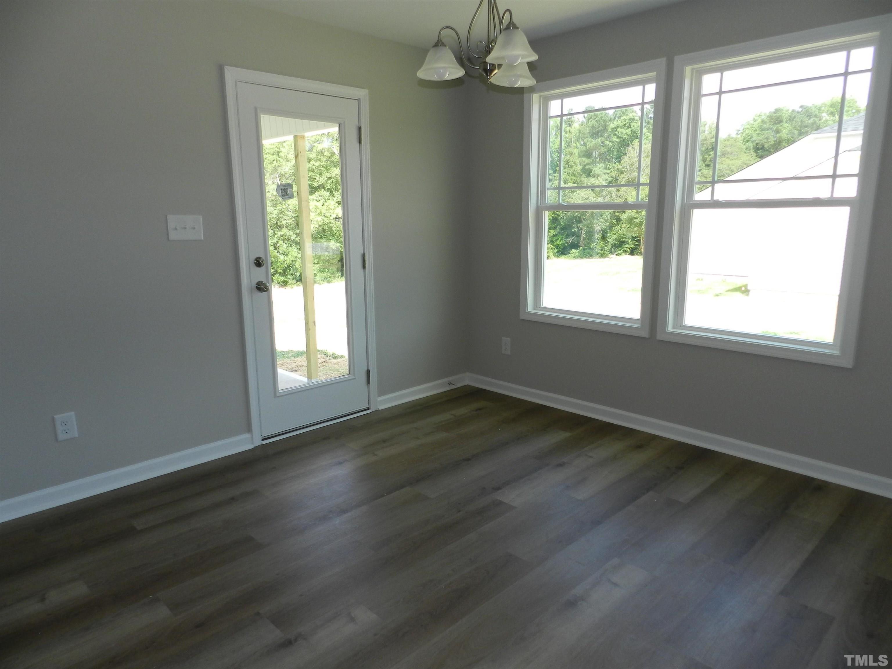 381 Touchdown Way Benson, NC 27504 - Photo 3 of 17 Gallery Image 3