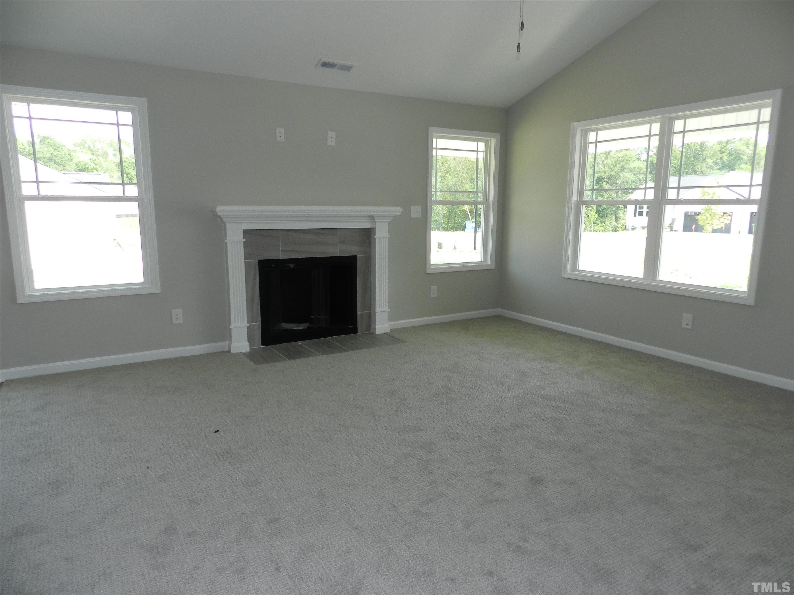 381 Touchdown Way Benson, NC 27504 - Photo 4 of 17 Gallery Image 4