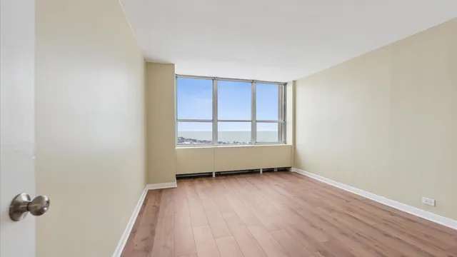 $235,000 | 655 West Irving Park Road, Unit 3704, Chicago, IL 60613