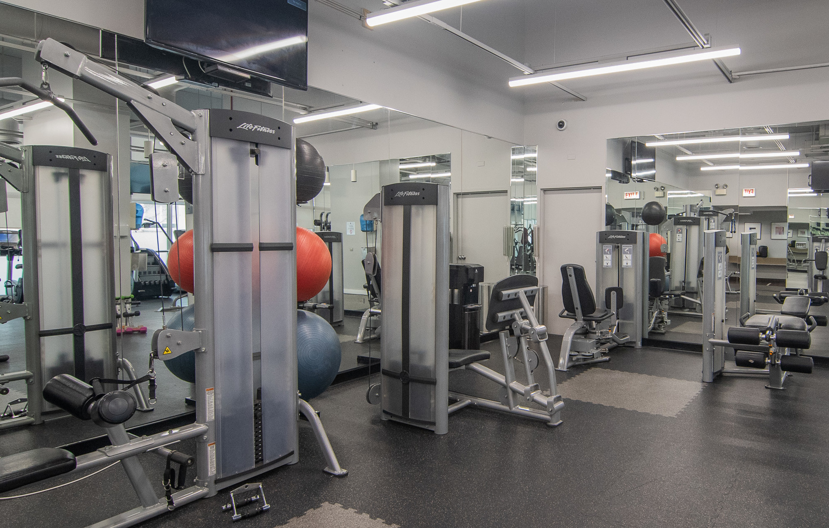 655 West Irving Park Road, Unit 3704 Chicago, IL 60613 - Photo 30 of 36