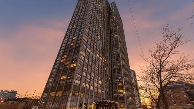 $235,000 | 655 West Irving Park Road, Unit 3704, Chicago, IL 60613