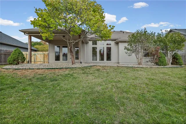 $335,900 | 706 Northwest Green Drive, Grain Valley, MO 64029