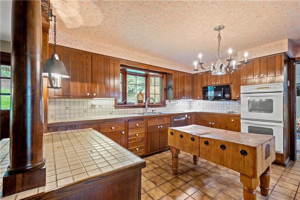 2629 Sample Road Allison Park, PA 15101 - Photo 12 of 25 Gallery Image 12