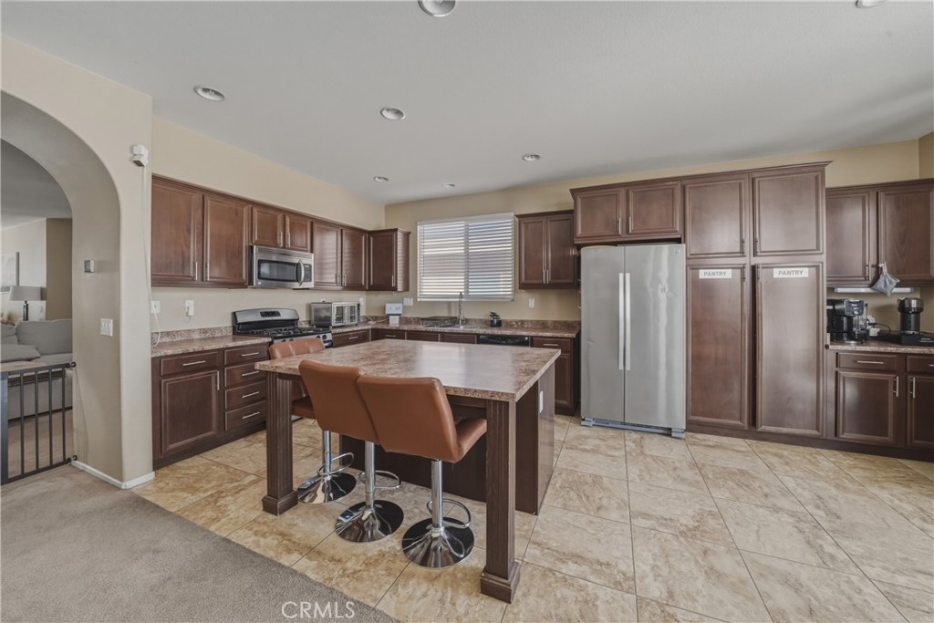 14945 Cobalt Road Victorville, CA 92394 - Photo 12 of 28