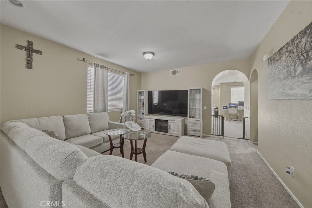 14945 Cobalt Road Victorville, CA 92394 - Photo 9 of 28