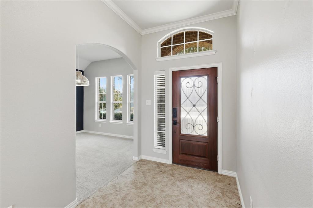 3513 Durango Root Court Fort Worth, TX 76244 - Photo 8 of 34 an empty room with windows and closet